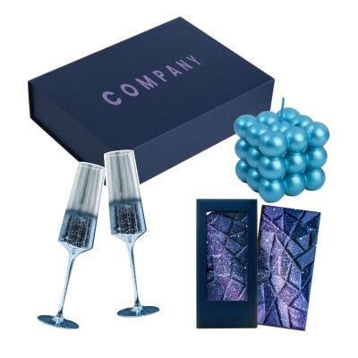 Подарочный набор "Галактика": бокалы для шампанского, шоколад, свеча