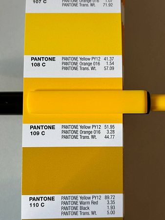 Ручка шариковая пластиковая Ravena Color черная/желтая