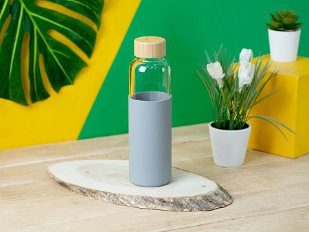 Стеклянная бутылка для воды в силиконовом чехле «Refine»