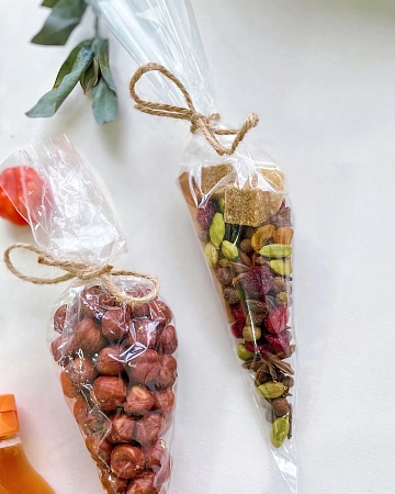 Подарочный набор «Глинт из рода Вейнов»: глинтвейн, фундук, мед, варенье