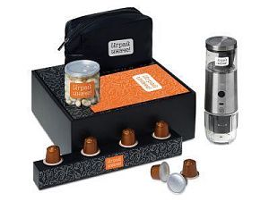 Подарочный набор «Re:y. Boost» с кофемашиной, капсулами и косметичкой