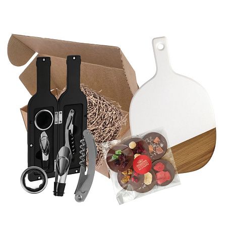 Подарочный набор "Совершенство вечера": доска, набор для вина, шоколадные медианты