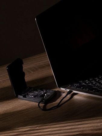 Органайзер для карт памяти и SIM с кардридером Multitask, черный