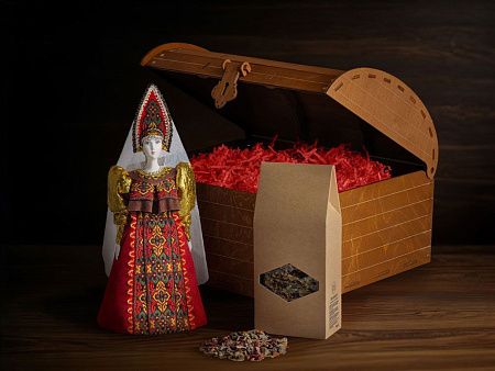 Подарочный набор: кукла фарфоровая, чай "Малина с мятой"