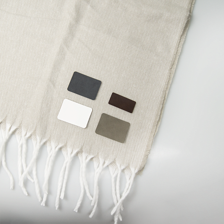 Шеврон Rectangle Cowhide размер 50*70 мм, белый, со скругленными углами