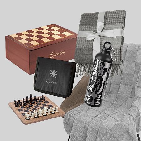 Подарочный набор "Ход королевы": плед, шахматы, бутылка, коробка