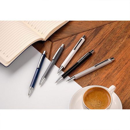 Шариковая ручка Пента (Penta), черная