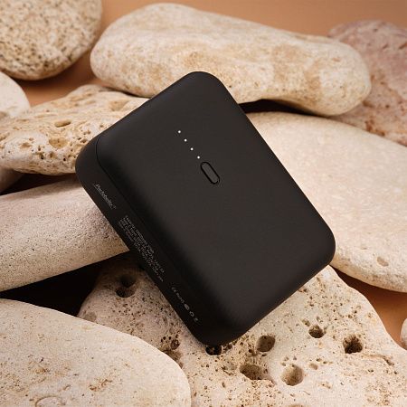 Внешний аккумулятор с функцией быстрой зарядки Формула (Formula) 10000 mAh, черный