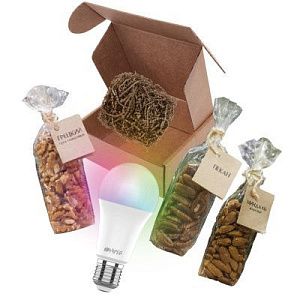 Подарочный набор "Энергия": умная лампочка, грецкий орех, пекан, миндаль