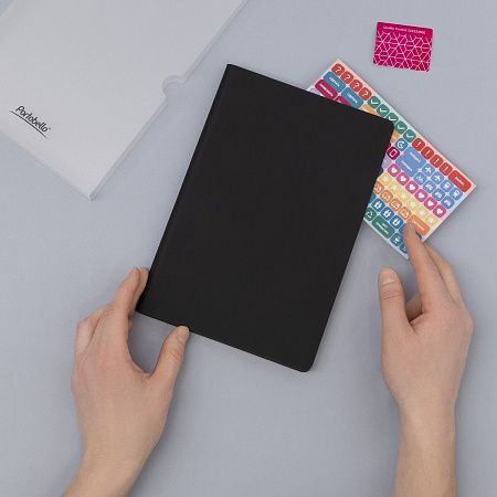 Ежедневник Спарк (Spark) недатированный, черный (с упаковкой, со стикерами)