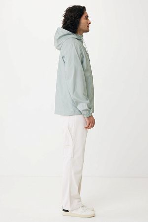 Ветровка Iqoniq Logan из переработанного полиэстера AWARE™, унисекс, 70 г/м²