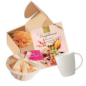 Подарочный набор "Ароматное утро": мед-суфле, кружка, набор полотенец