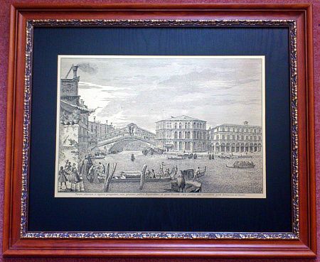 Гравюра "Венеция"в раме с лепниной