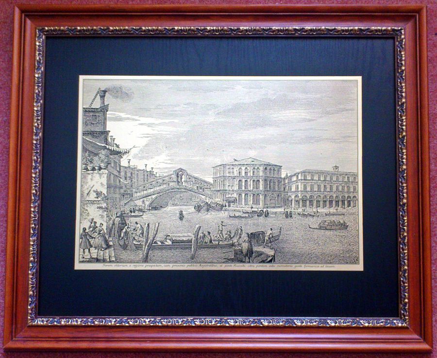 Гравюра "Венеция"в раме с лепниной