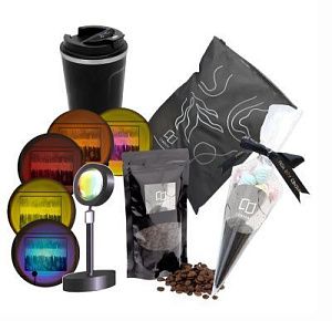 Подарочный набор "Эстетика": лампа с эффектом заката, термокружка, безе