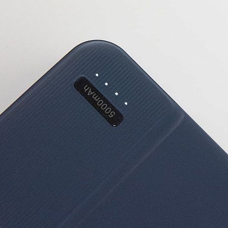 Универсальный аккумулятор Flash 5 (5000 мАч) с подсветкой и soft touch, синий, 9,8х6.3х1,3 см