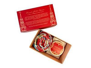 Набор: платок «Кремль – Москва» и свеча «Бархатный пион»